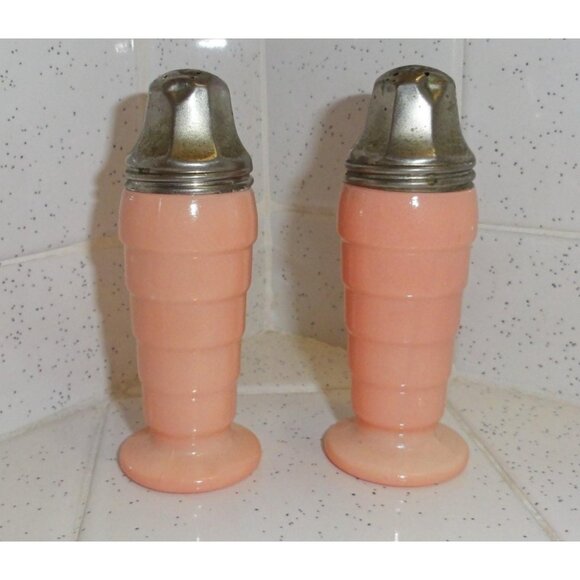 Vintage Hazel Atlas Pink Moderntone Salt & Pepper Shakers depression era retro - Picture 1 of 10